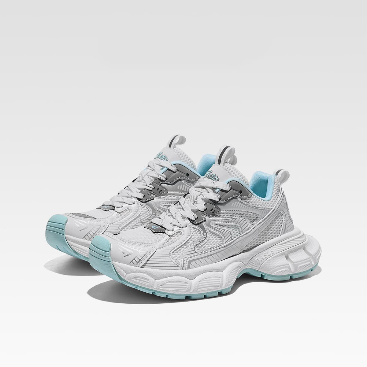 8832 · White / Mint · Real view 05