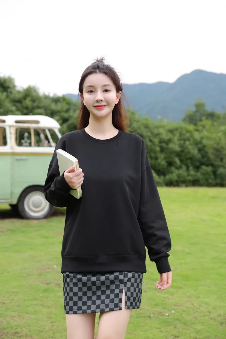 DG-2266 · Crew-Neck Sweatshirt · Real product view 04