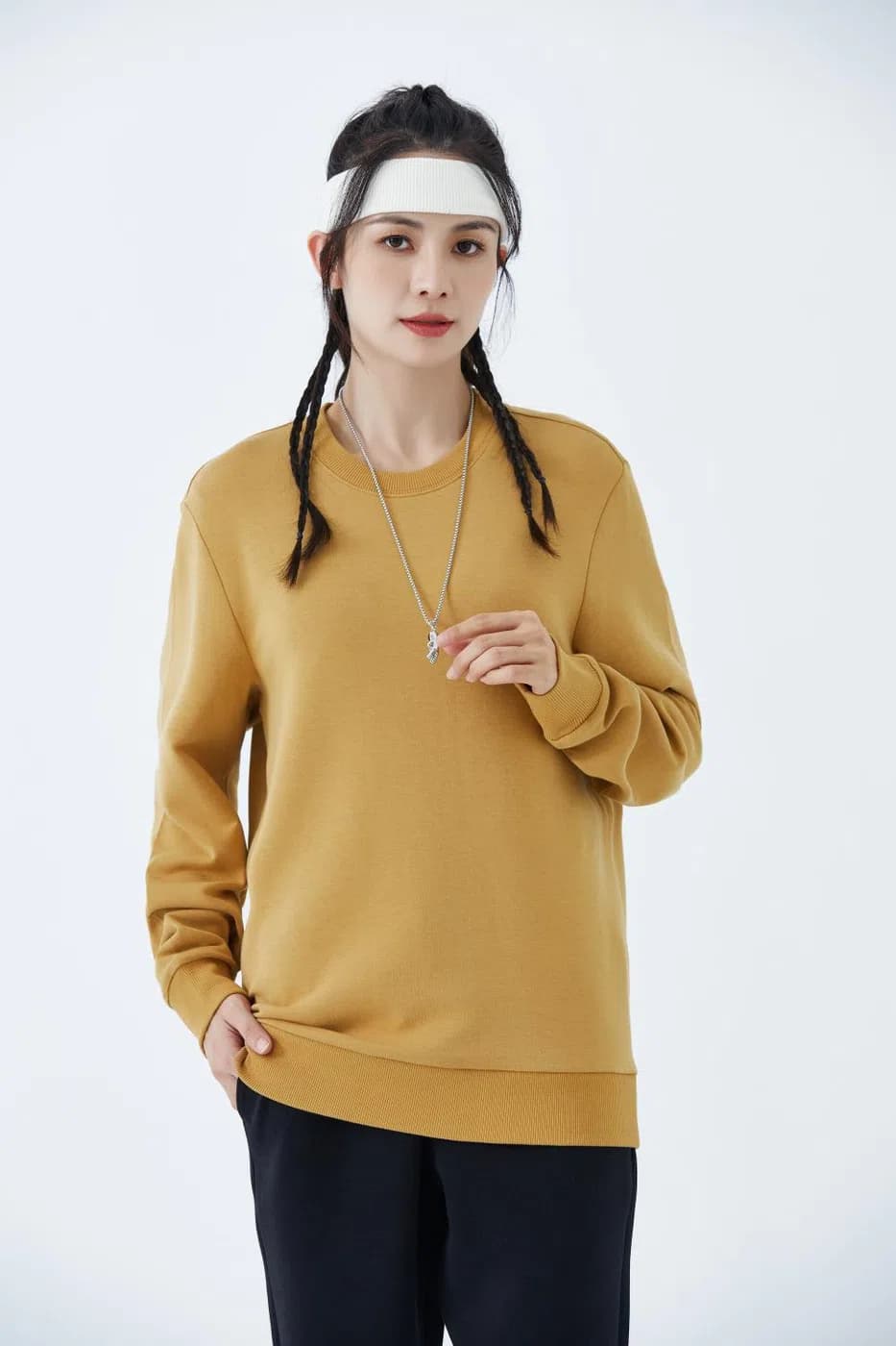 DG-38000 · Crew-Neck Sweatshirt · Real product view 02